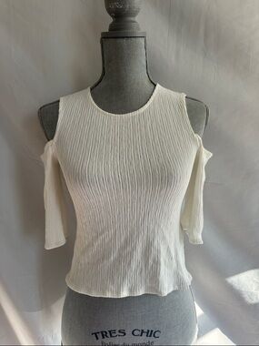 Maje Lina Textured Woven Top Size 1, US Small S Cold Shoulder in Ecru